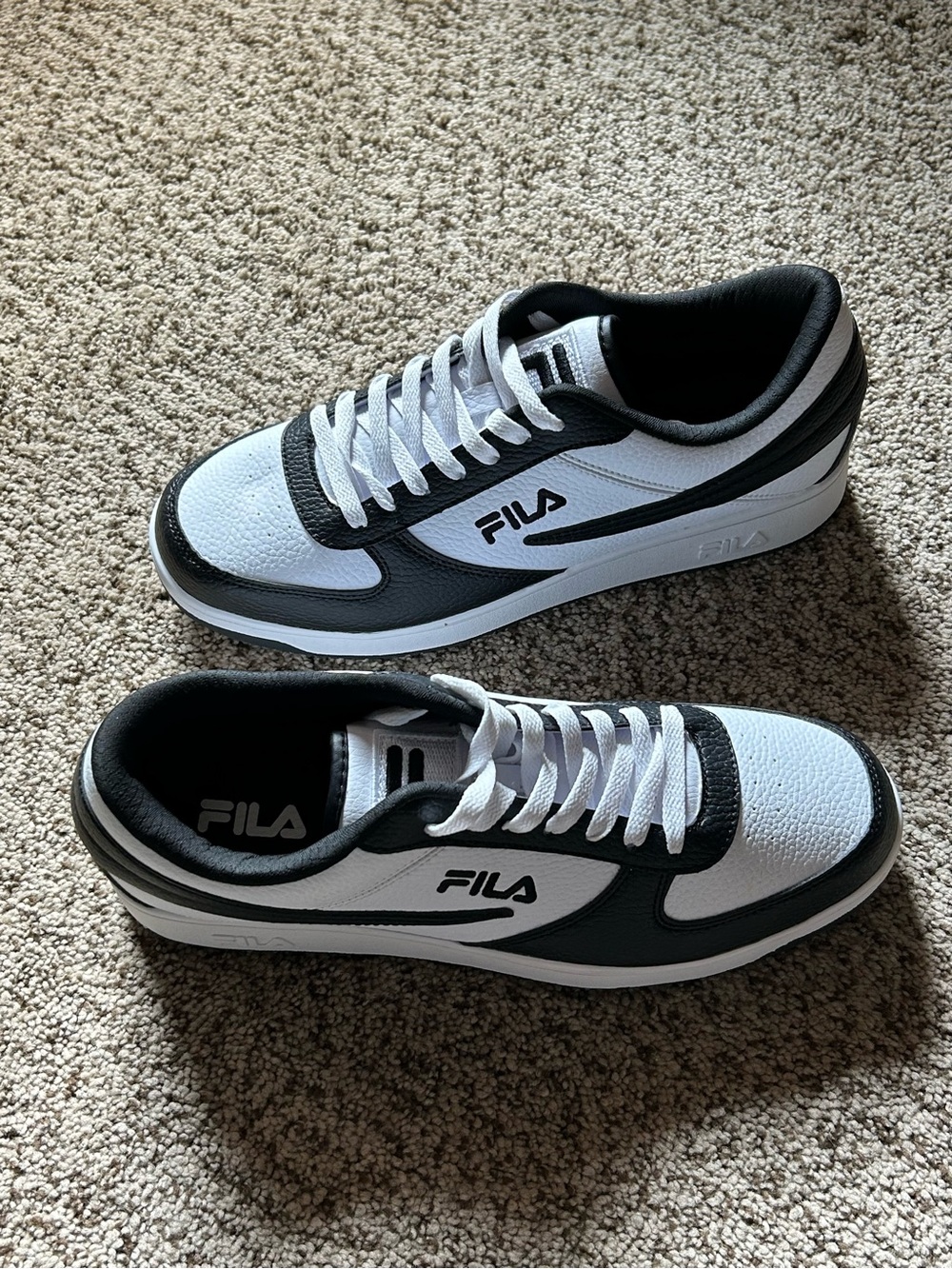 FILA Men's White and Black Low-Top Sneakers with Logo Accent Men Size 12